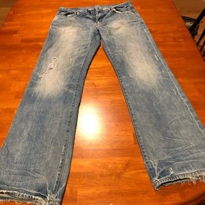Men’s Distressed American Eagle Jeans